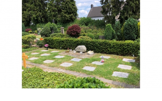 ev. Friedhof Haan - Rasengräber - keine Neuvergabe  