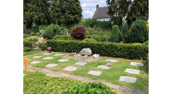 ev. Friedhof Haan - Rasengräber  