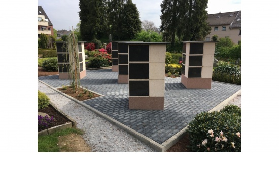 ev. Friedhof Haan - Urnenquader  