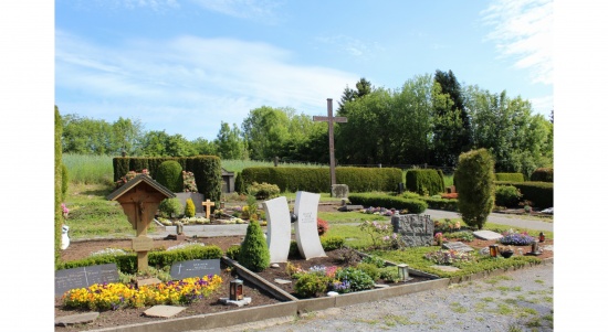 kath. Friedhof Gruiten - selbst zu pflegende Gräber  