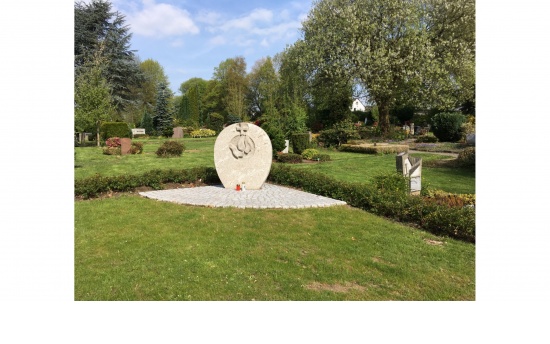 kath. Friedhof Haan - Rasengräber  