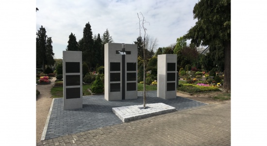 ev. Friedhof Haan - Urnenstele  