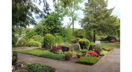 ev. Friedhof Gruiten - selbst zu pflegende Erdgräber  