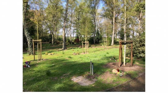 städt. Waldfriedhof Haan - pflegefreie Baumgräber  
