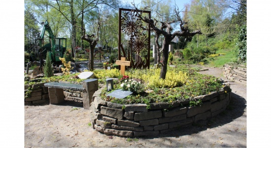 kath. Friedhof Haan - Bestattungsgarten  
