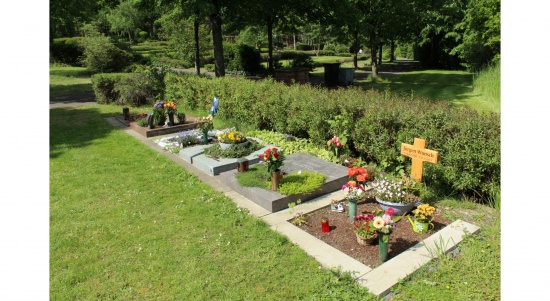 städt. Waldfriedhof Haan -  selbst zu pflegende Urnengräber  